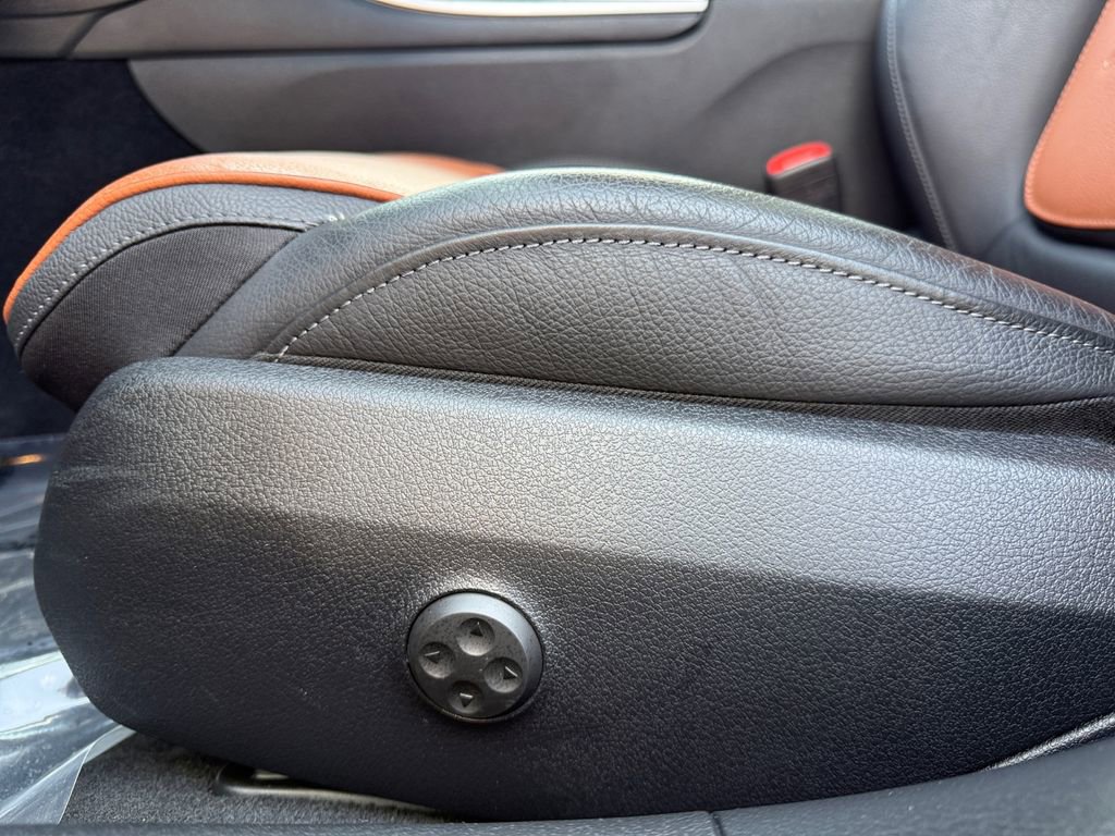 Used 2024 Mercedes-Benz C 300 4MATIC Sedan w/ Pinnacle Trim Package image 10