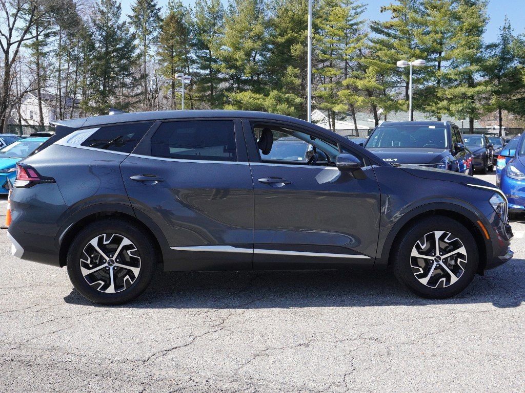 Used 2023 Kia Sportage EX image 18