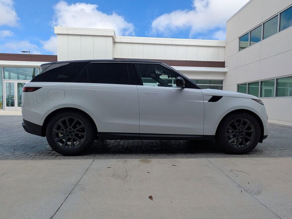 New 2026 Land Rover Range Rover Sport SE AWD/4WD image 4