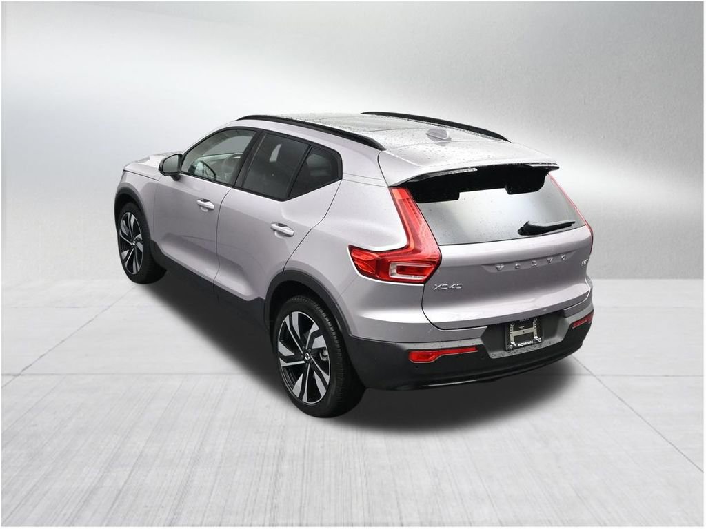 New 2026 Volvo XC40 B5 Plus AWD/4WD image 16