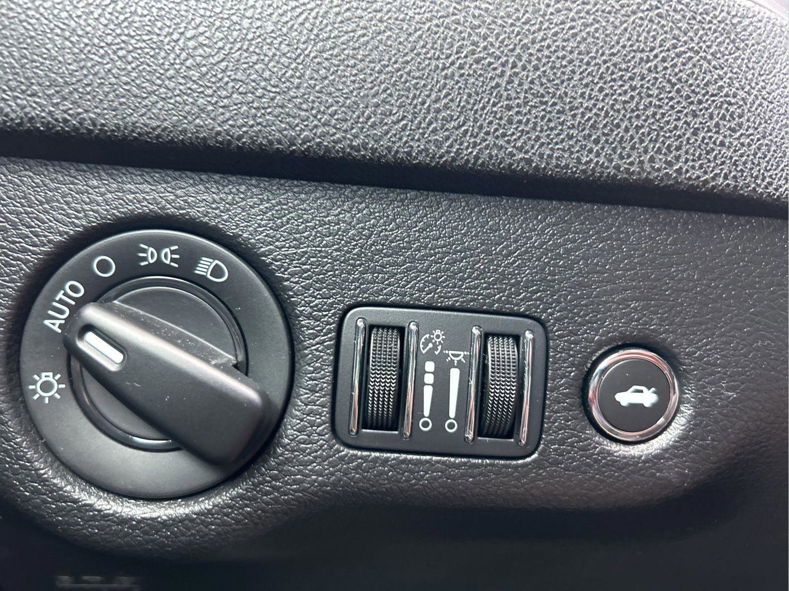 Certified 2023 Dodge Charger SXT w/ Blacktop Package image 15