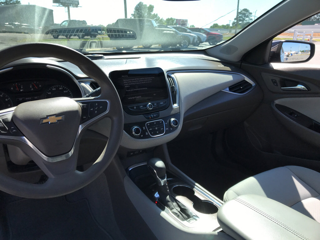 Used 2022 Chevrolet Malibu LT FWD image 10