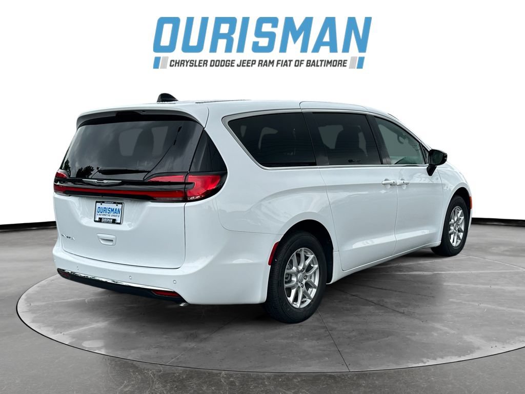 New 2025 Chrysler Pacifica Select FWD image 6