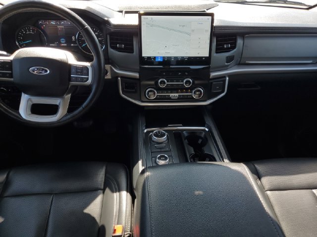 Used 2024 Ford Expedition XLT AWD/4WD image 29