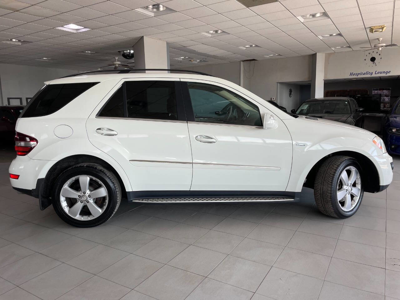 Used 2010 Mercedes-Benz ML 350 BlueTEC 4MATIC image 10