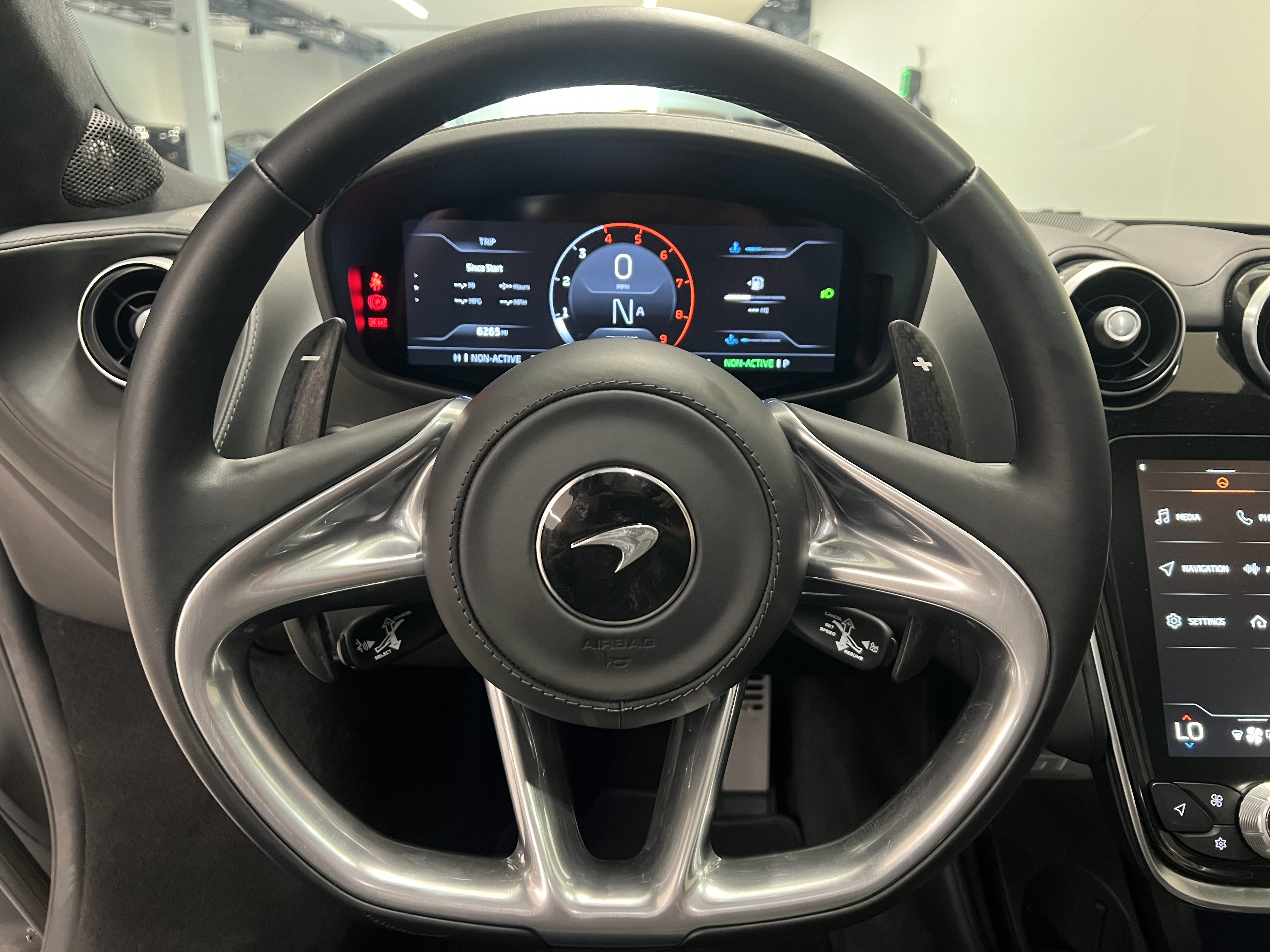 Used 2023 McLaren GT RWD image 19