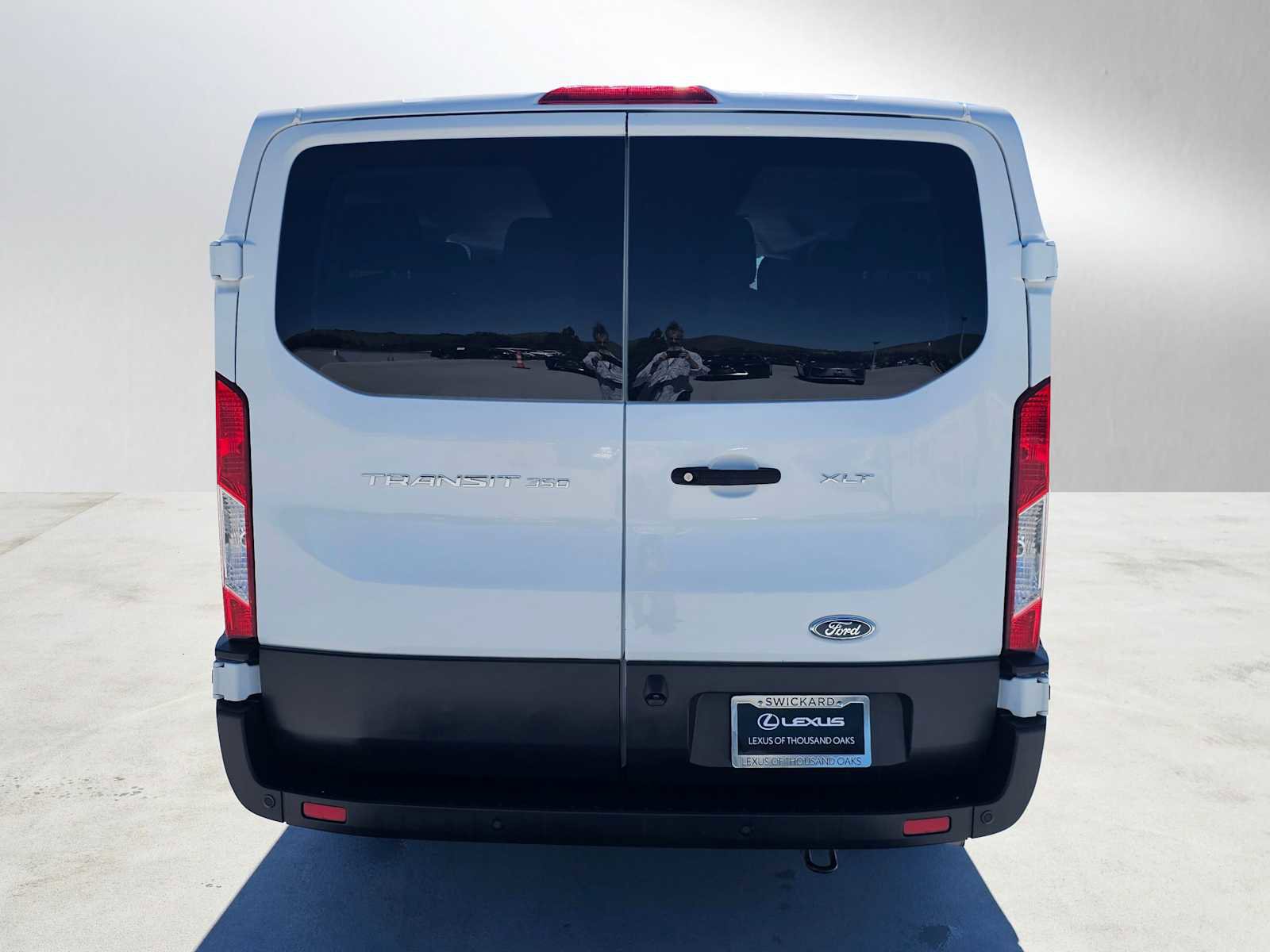 Used 2023 Ford Transit 350 XLT image 4