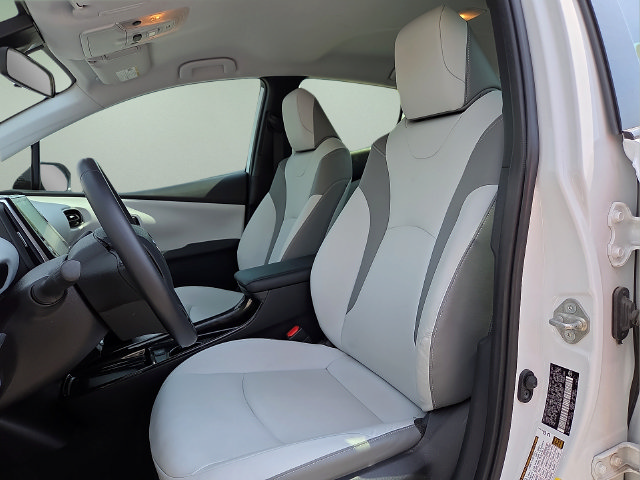 Used 2022 Toyota Prius Prime XLE FWD image 19
