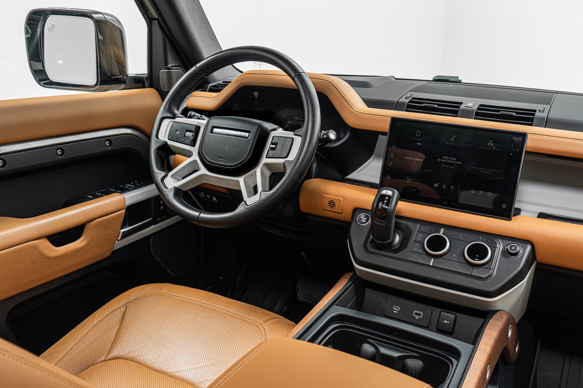 Used 2024 Land Rover Defender 110 SE image 27