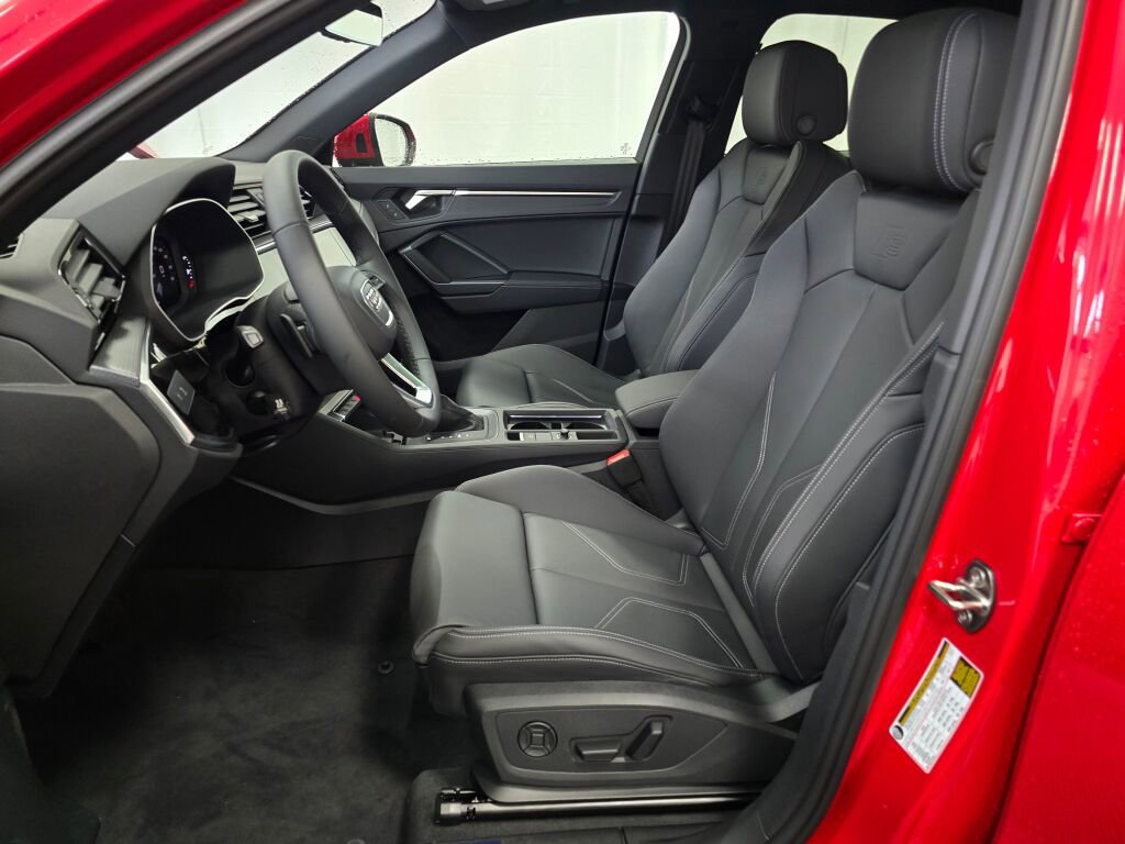 New 2025 Audi Q3 2.0T Premium image 13