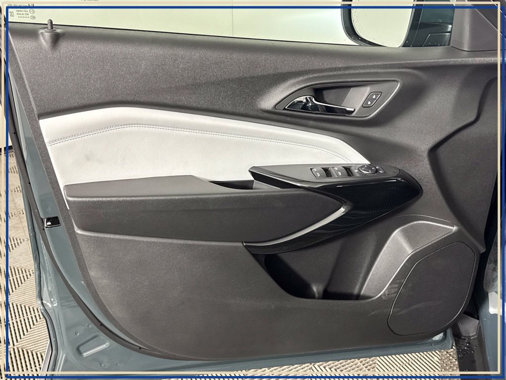 New 2026 Chevrolet Trax LT w/ LT Convenience Package FWD image 25