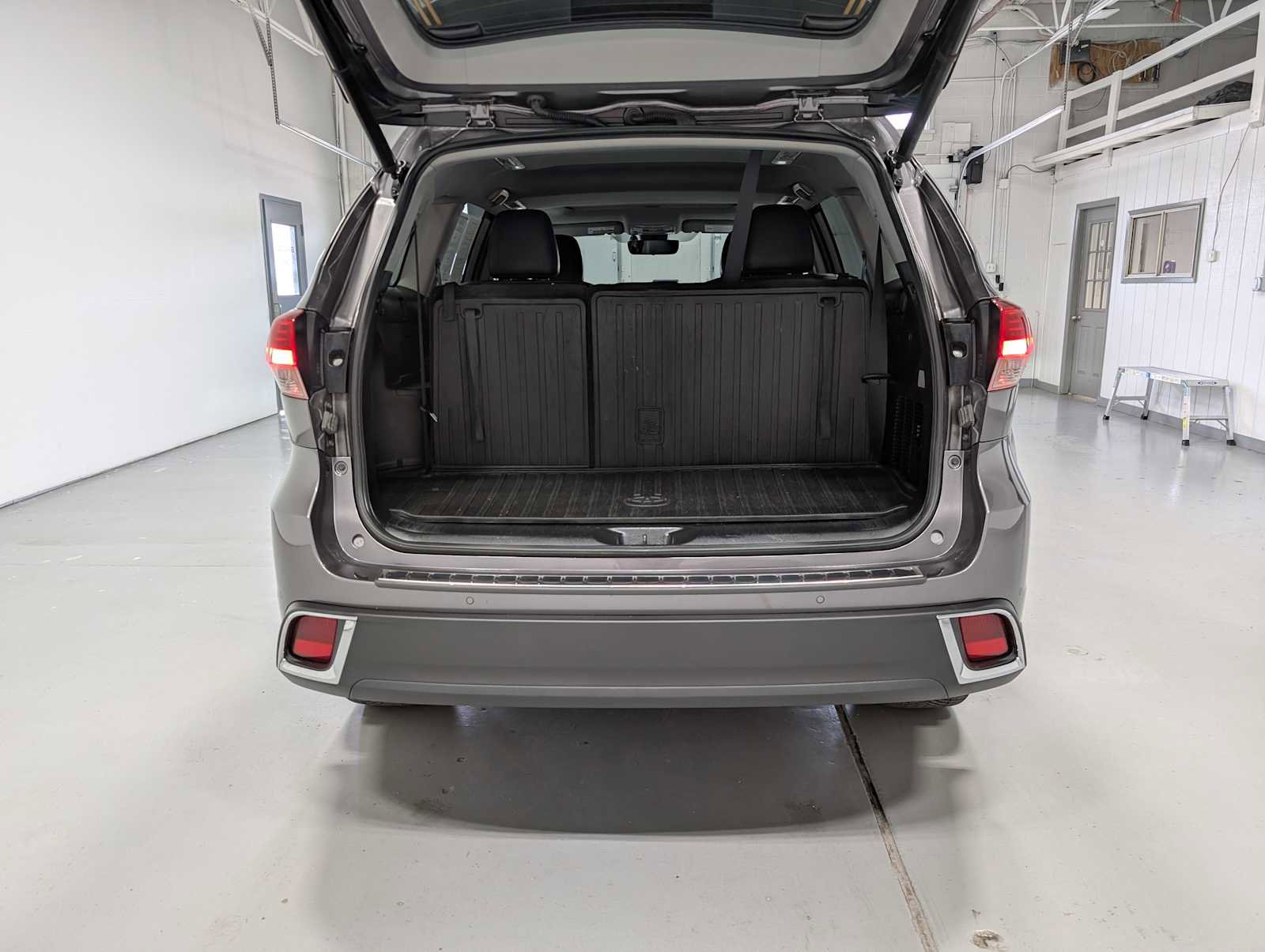 Used 2019 Toyota Highlander Limited image 41