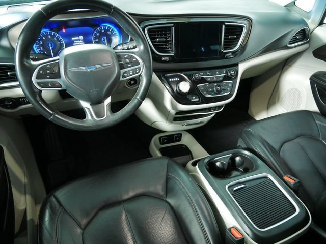 Certified 2017 Chrysler Pacifica Touring-L Plus w/ Advanced Safetytec Group FWD image 4