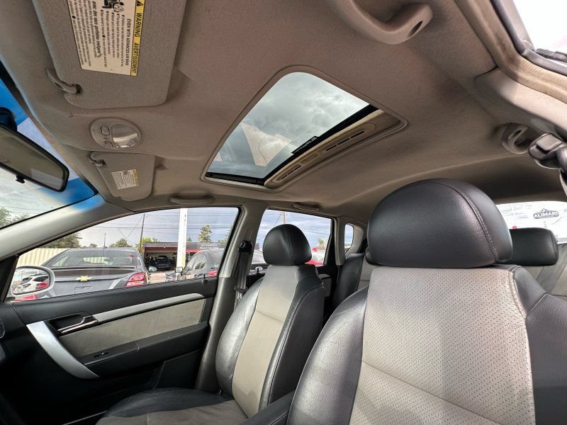 Used 2011 Chevrolet Aveo5 LT FWD image 15