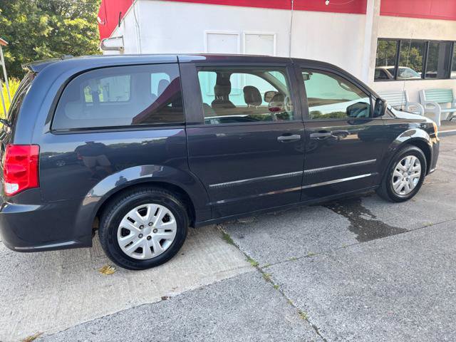 Used 2014 Dodge Grand Caravan American Value Package w/ UConnect Hands-Free Group FWD image 3