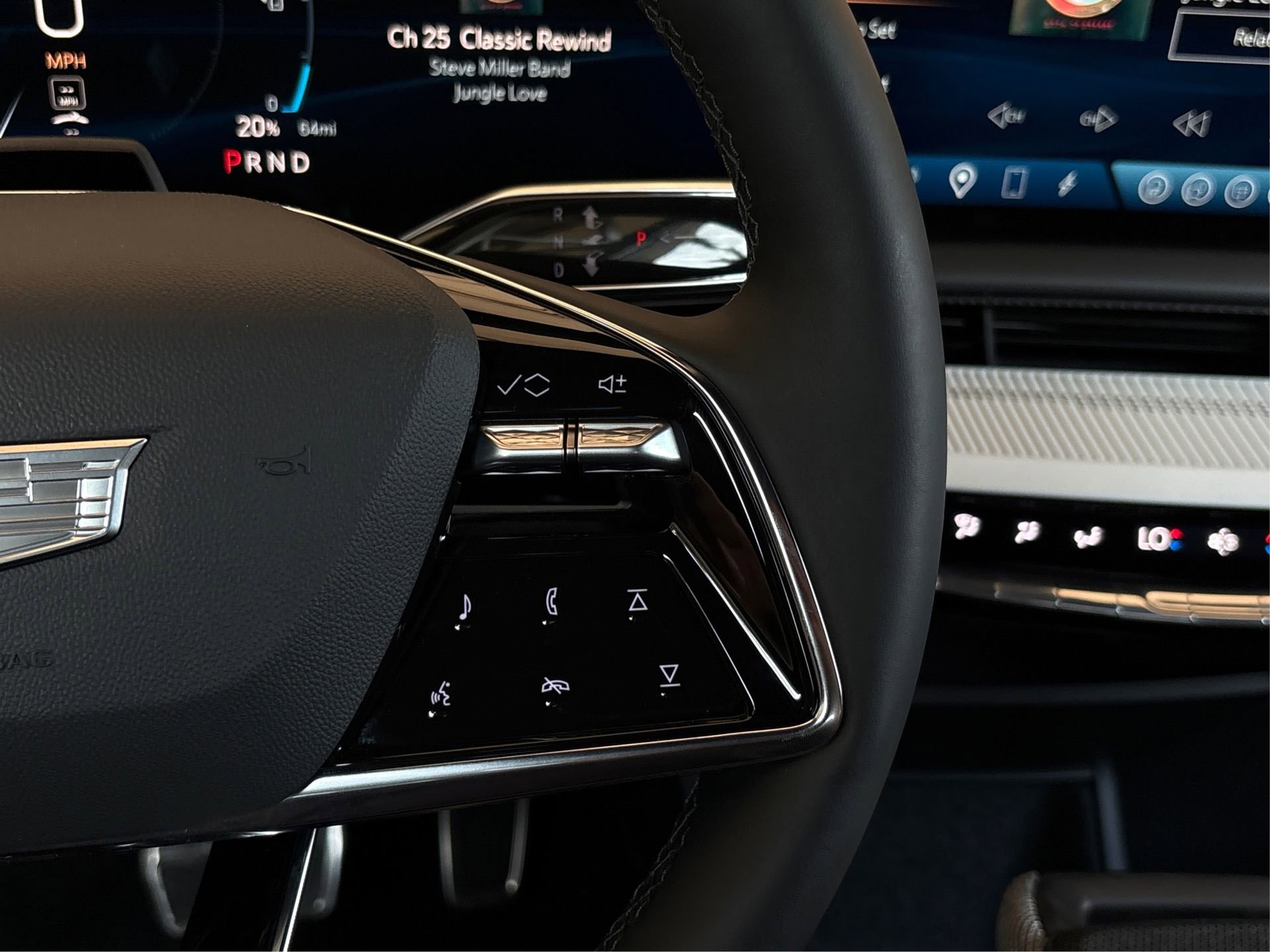 New 2026 Cadillac Optiq Luxury 1 image 29