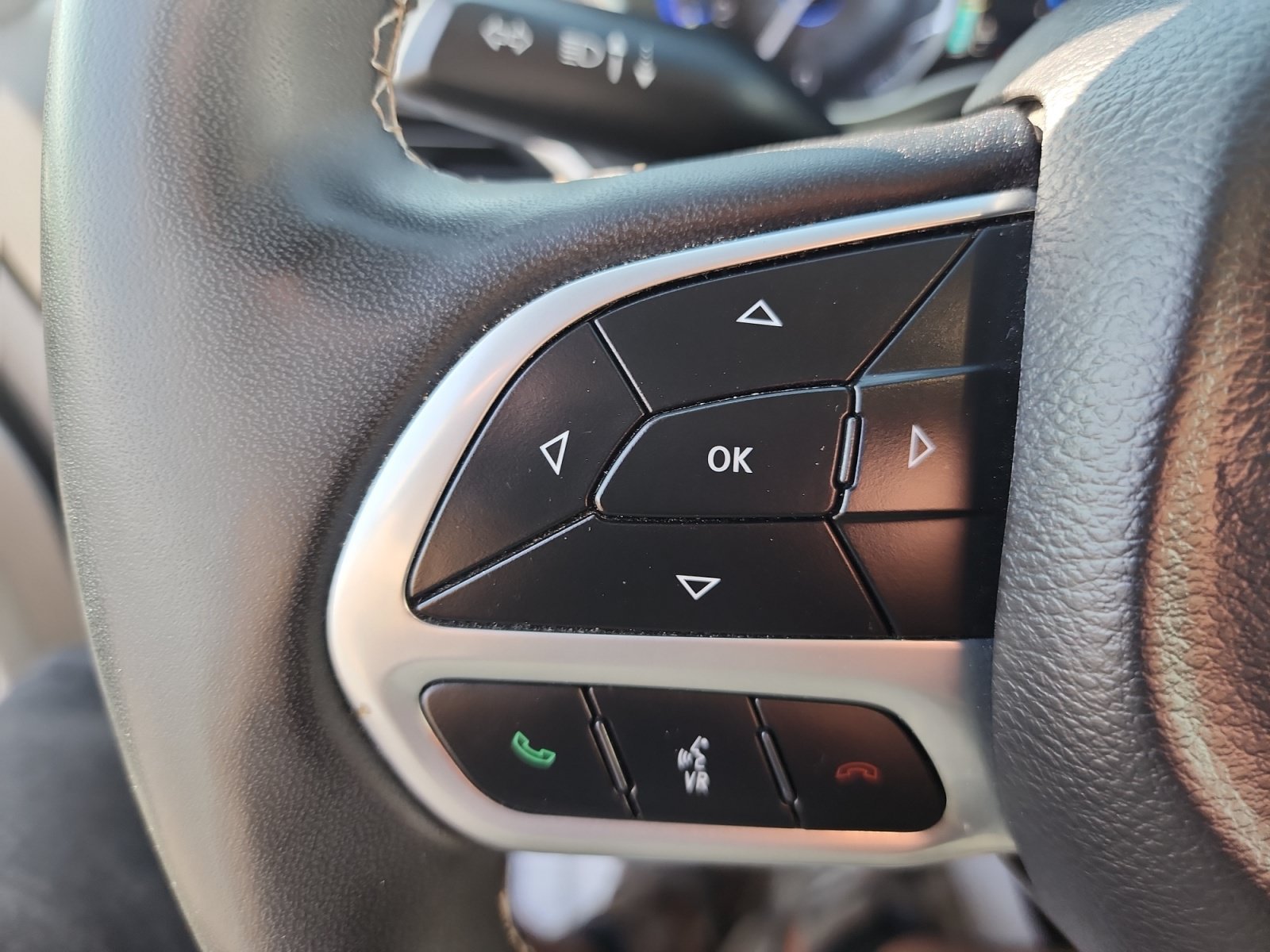 Used 2024 Chrysler Pacifica Touring-L FWD image 15