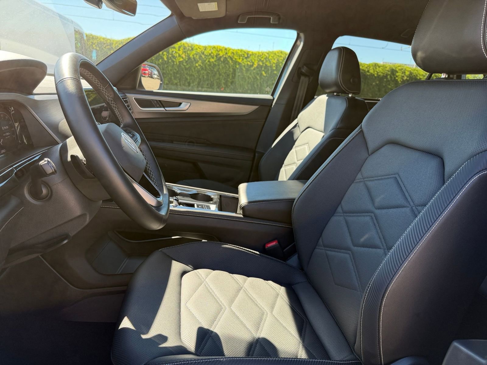 Used 2025 Volkswagen Atlas Cross Sport SE image 27