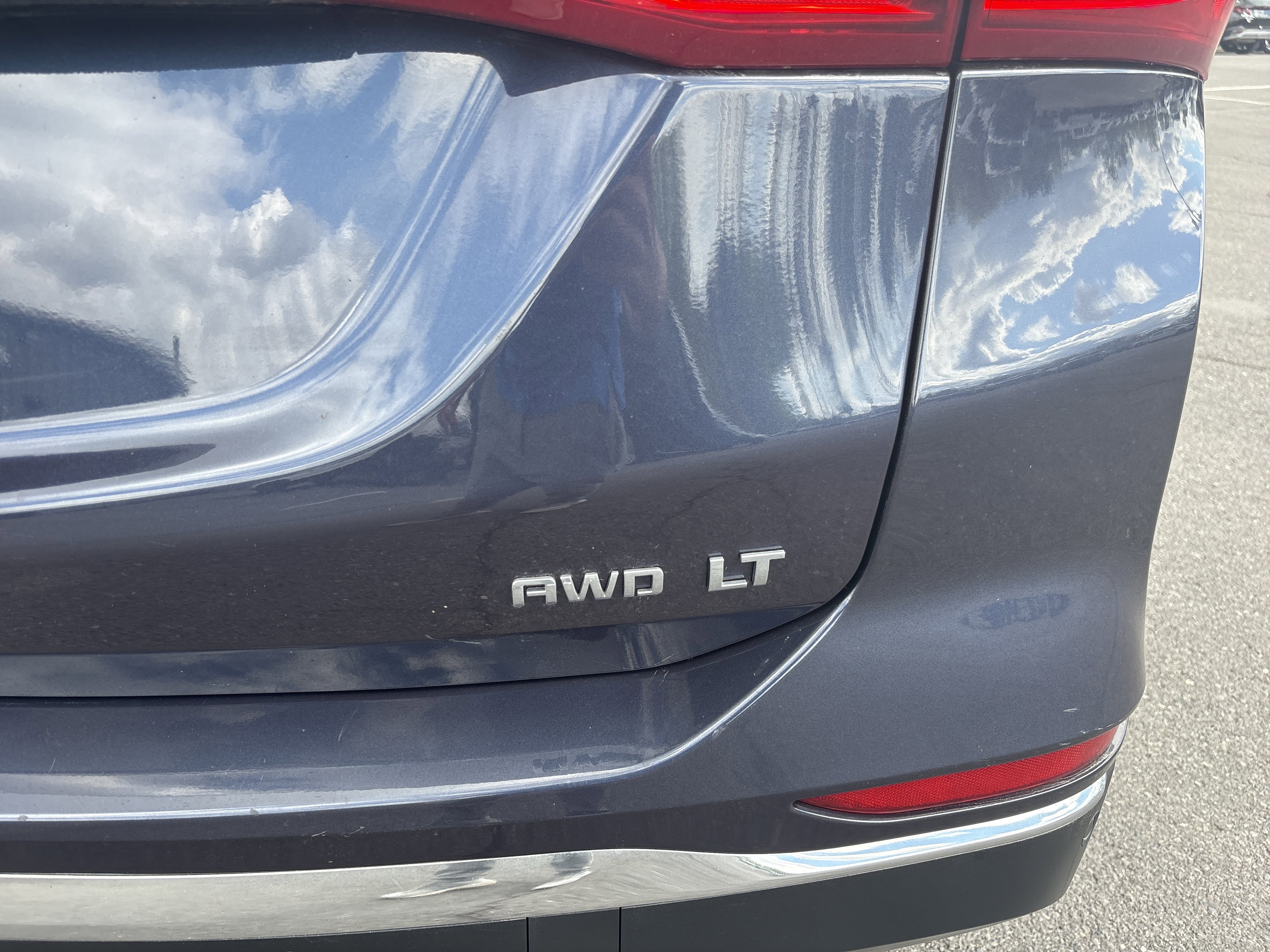 Used 2019 Chevrolet Equinox LT AWD/4WD image 24