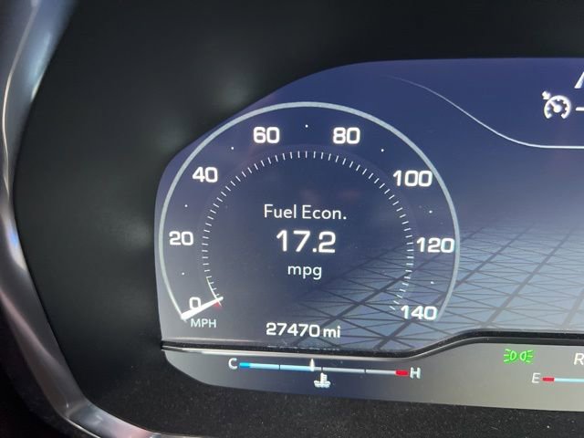 Used 2024 GMC Yukon SLT w/ SLT Luxury Package image 12