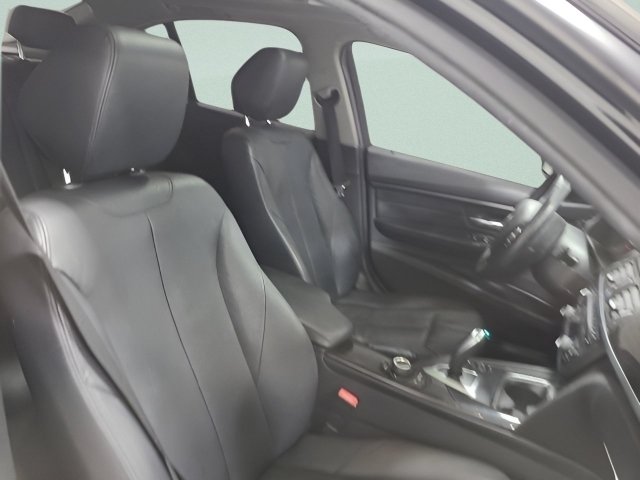 Used 2015 BMW 320i xDrive Sedan AWD/4WD image 15