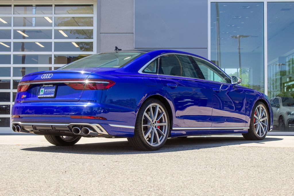 Used 2023 Audi S8 w/ S8 Comfort Plus Package AWD/4WD image 10