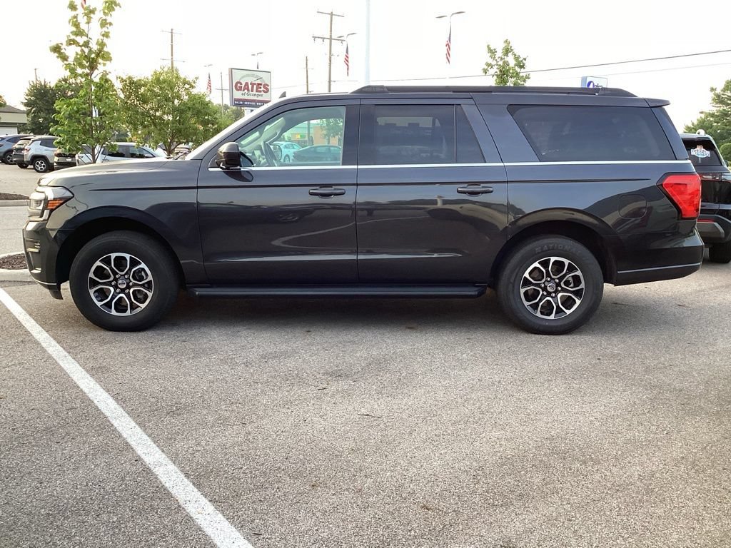 Used 2024 Ford Expedition Max XLT AWD/4WD image 4