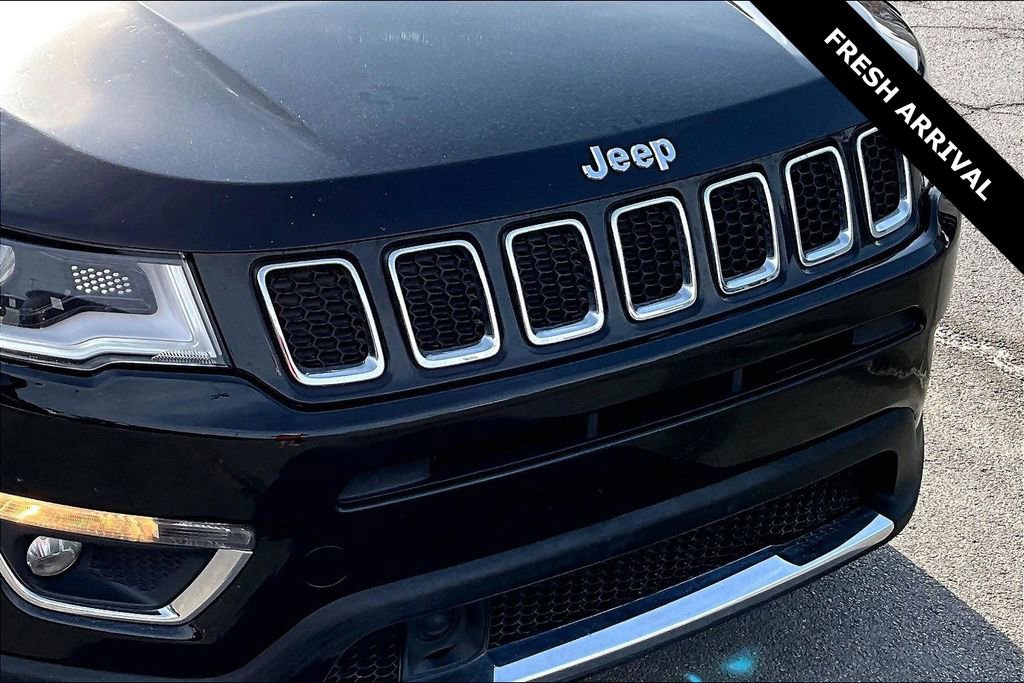 Used 2018 Jeep Compass Limited image 31