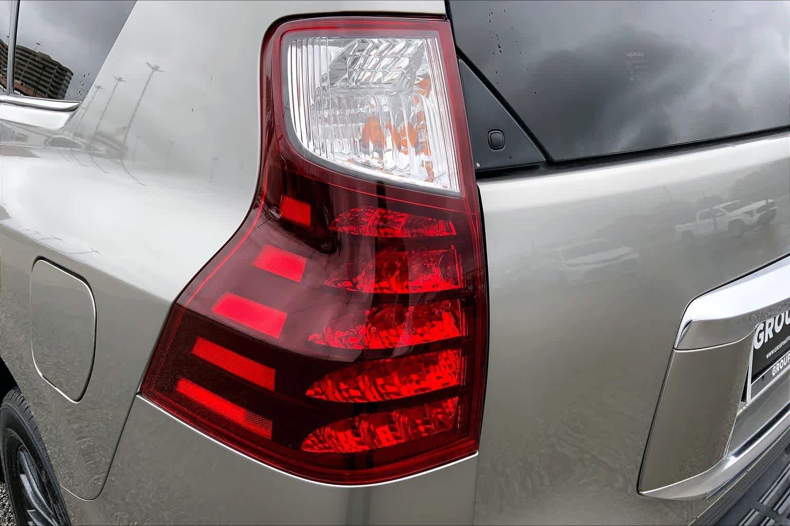 Used 2022 Lexus GX 460 Premium w/ Accessory Package AWD/4WD image 28