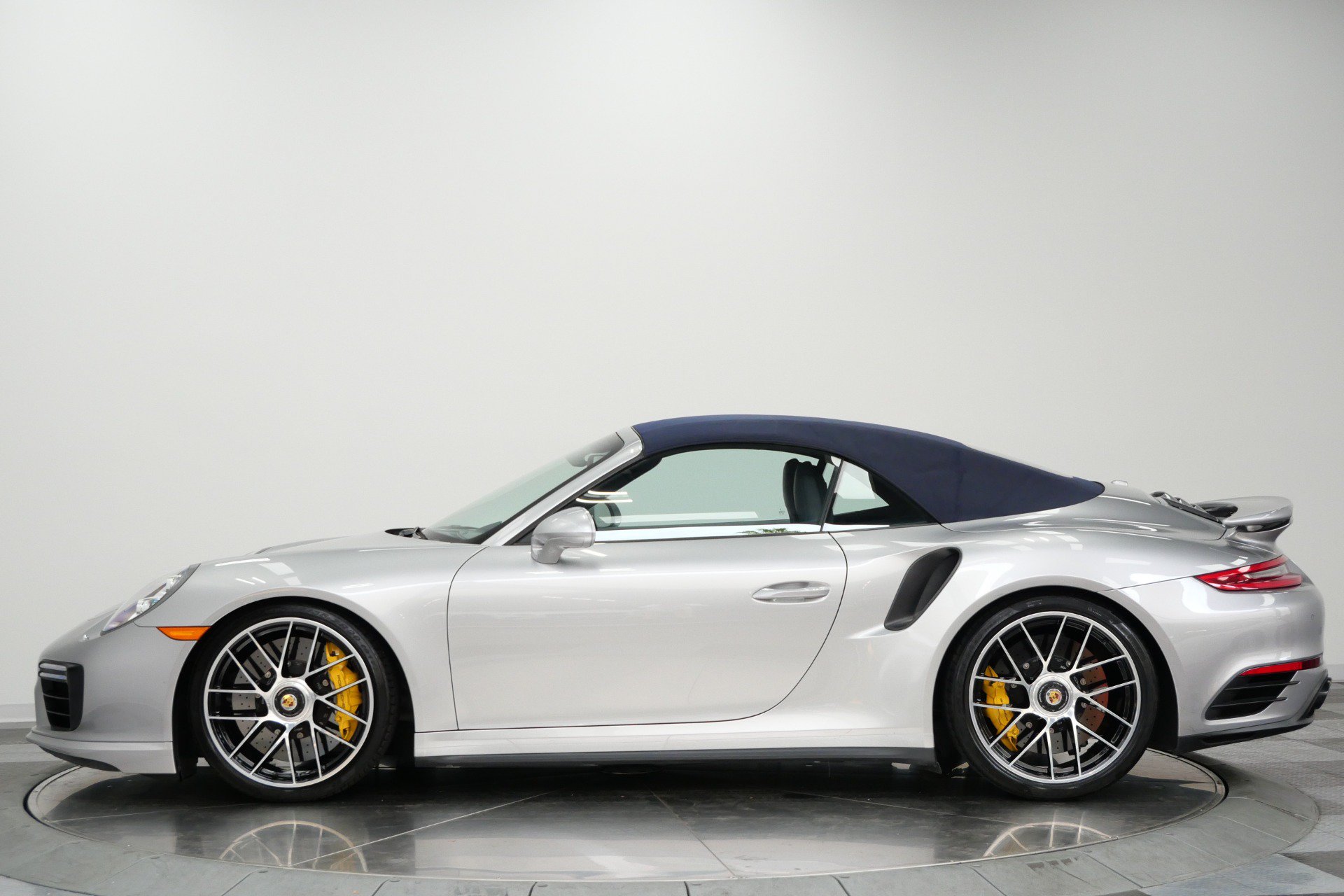 Used 2017 Porsche 911 Turbo S AWD/4WD image 6