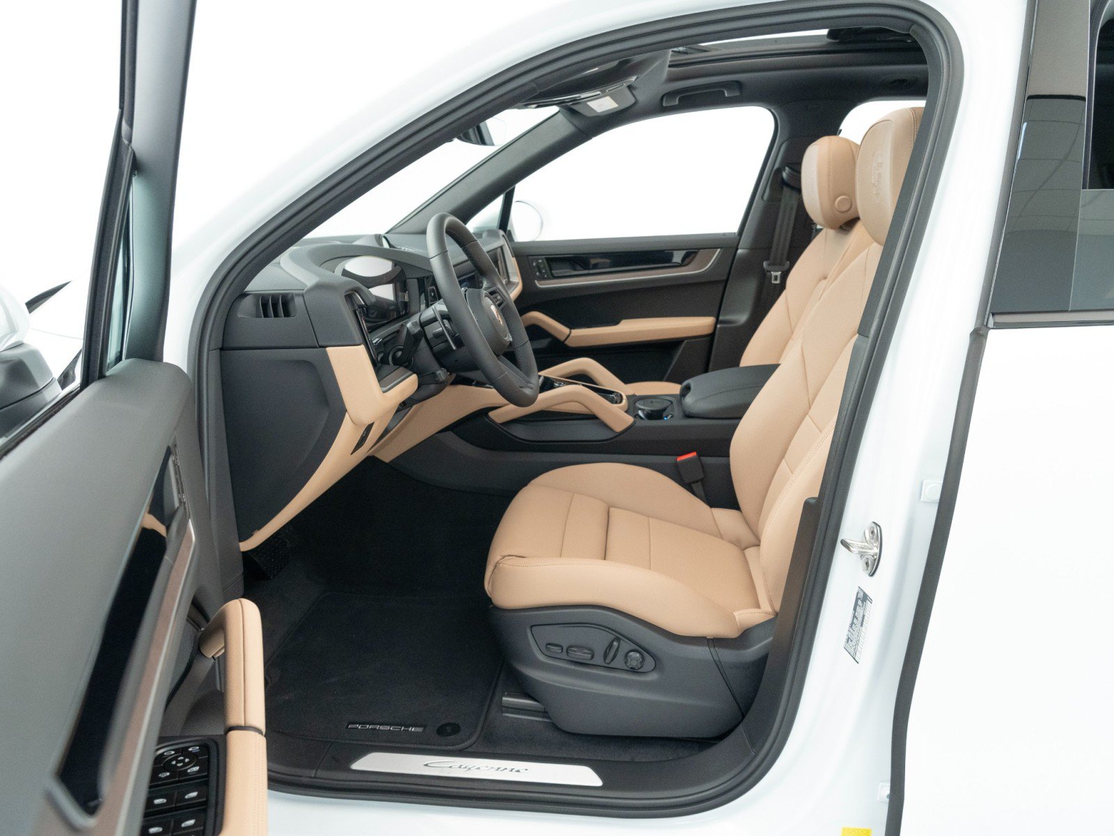 Used 2026 Porsche Cayenne AWD/4WD image 17