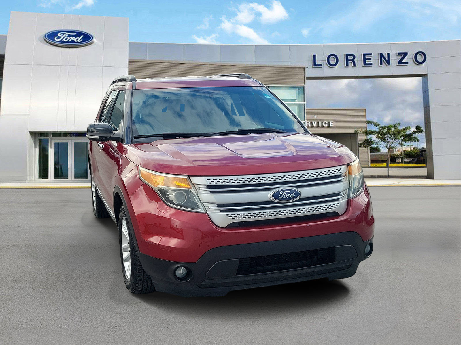 Used 2014 Ford Explorer XLT w/ Equipment Group 202A FWD image 3