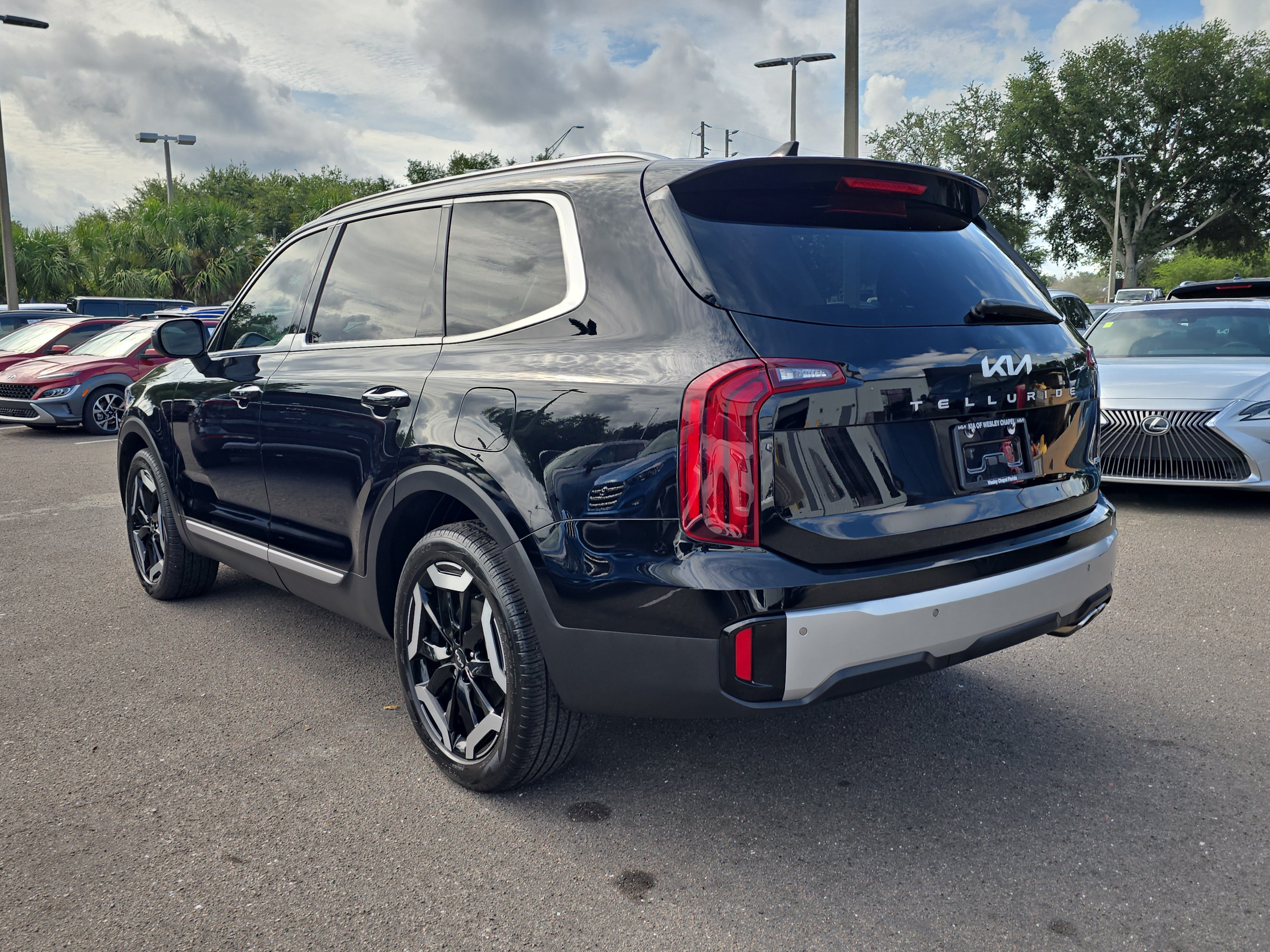 Certified 2024 Kia Telluride S AWD/4WD image 6