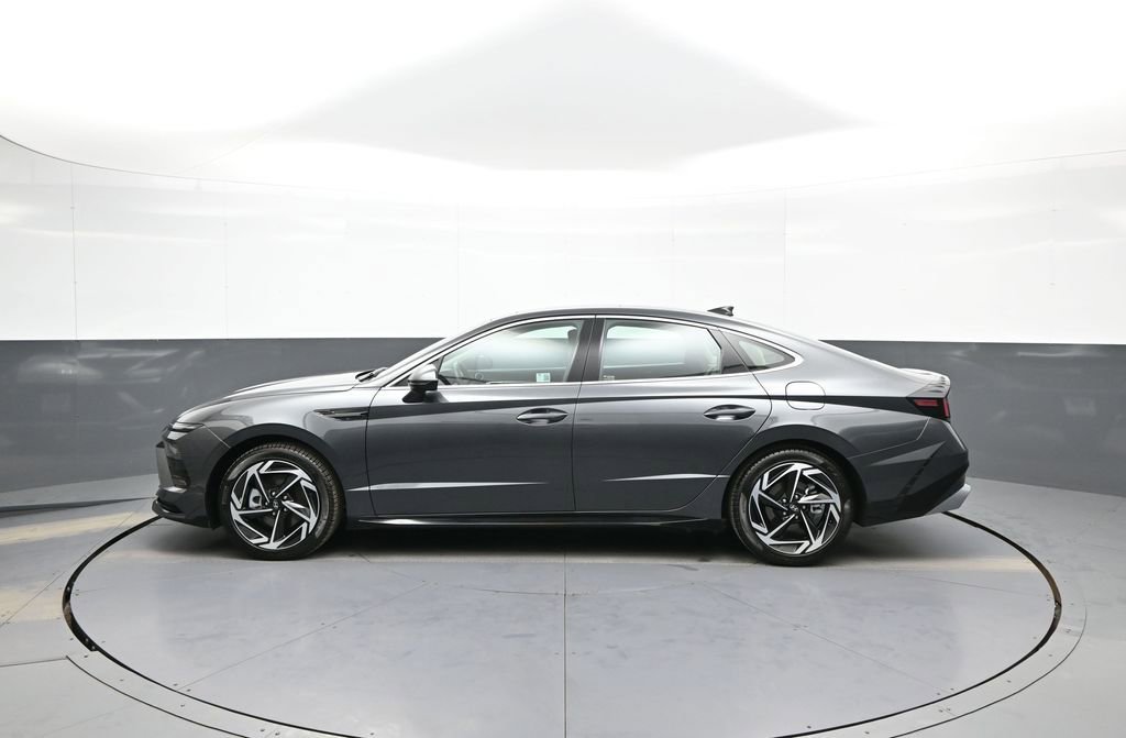 Certified 2025 Hyundai Sonata SEL FWD image 9