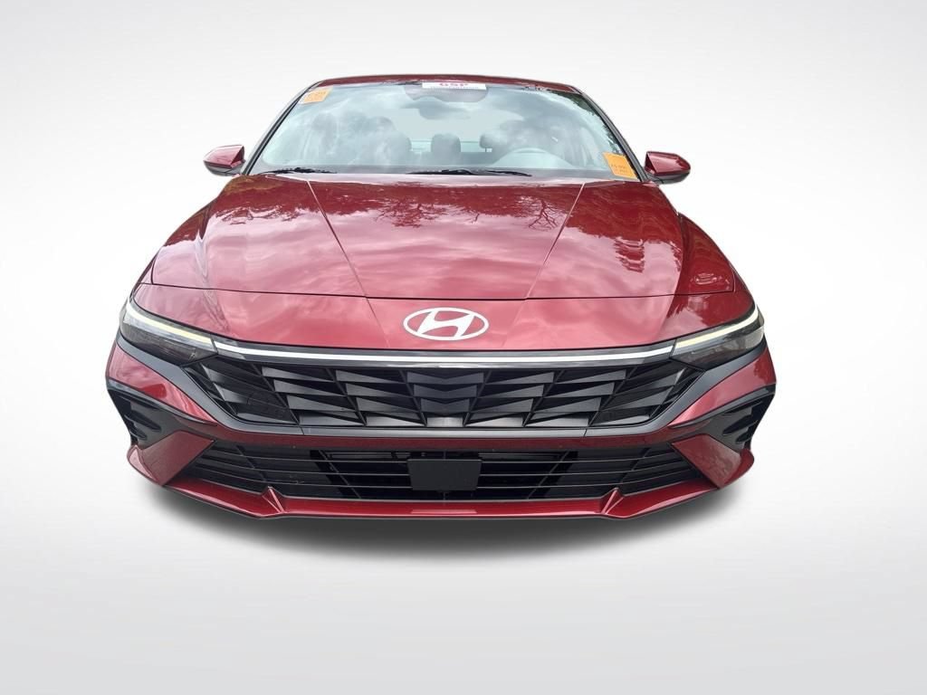 Used 2025 Hyundai Elantra SEL FWD image 18