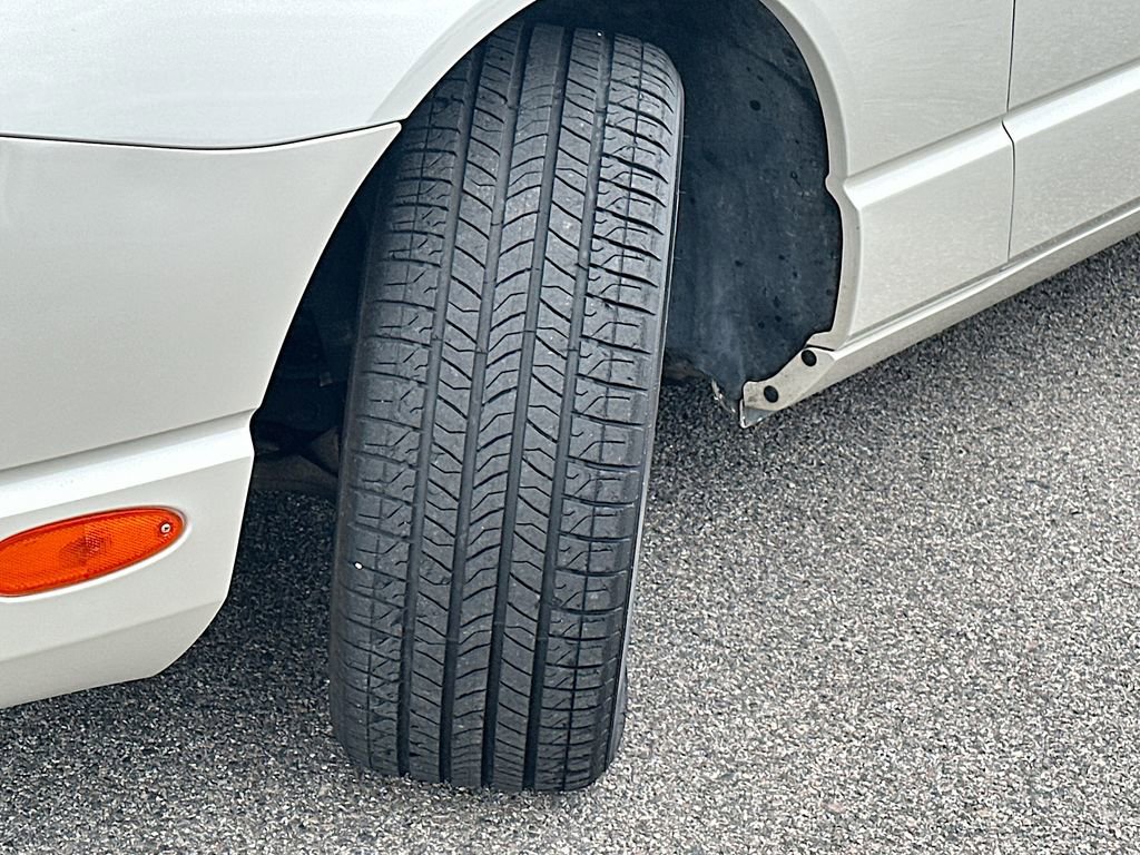 Used 2005 Ford Thunderbird 50th Anniversary RWD image 22