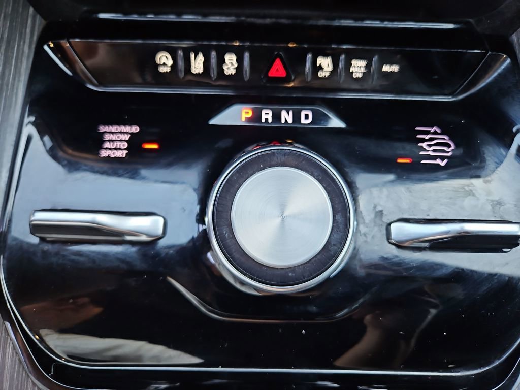 Used 2024 Jeep Wagoneer L Series III w/ Flexible Seating Group image 21