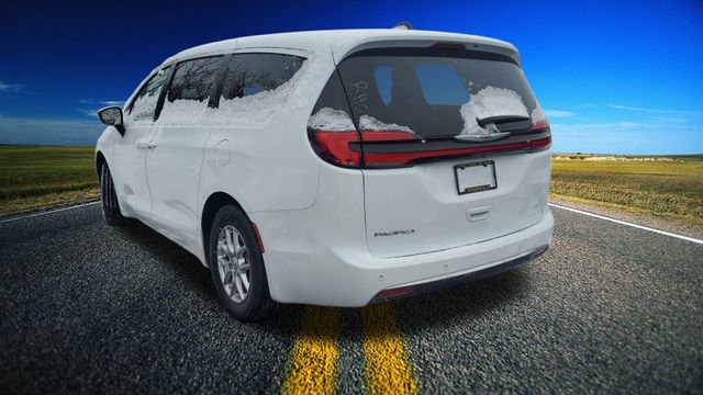 Certified 2024 Chrysler Pacifica Touring-L video 2