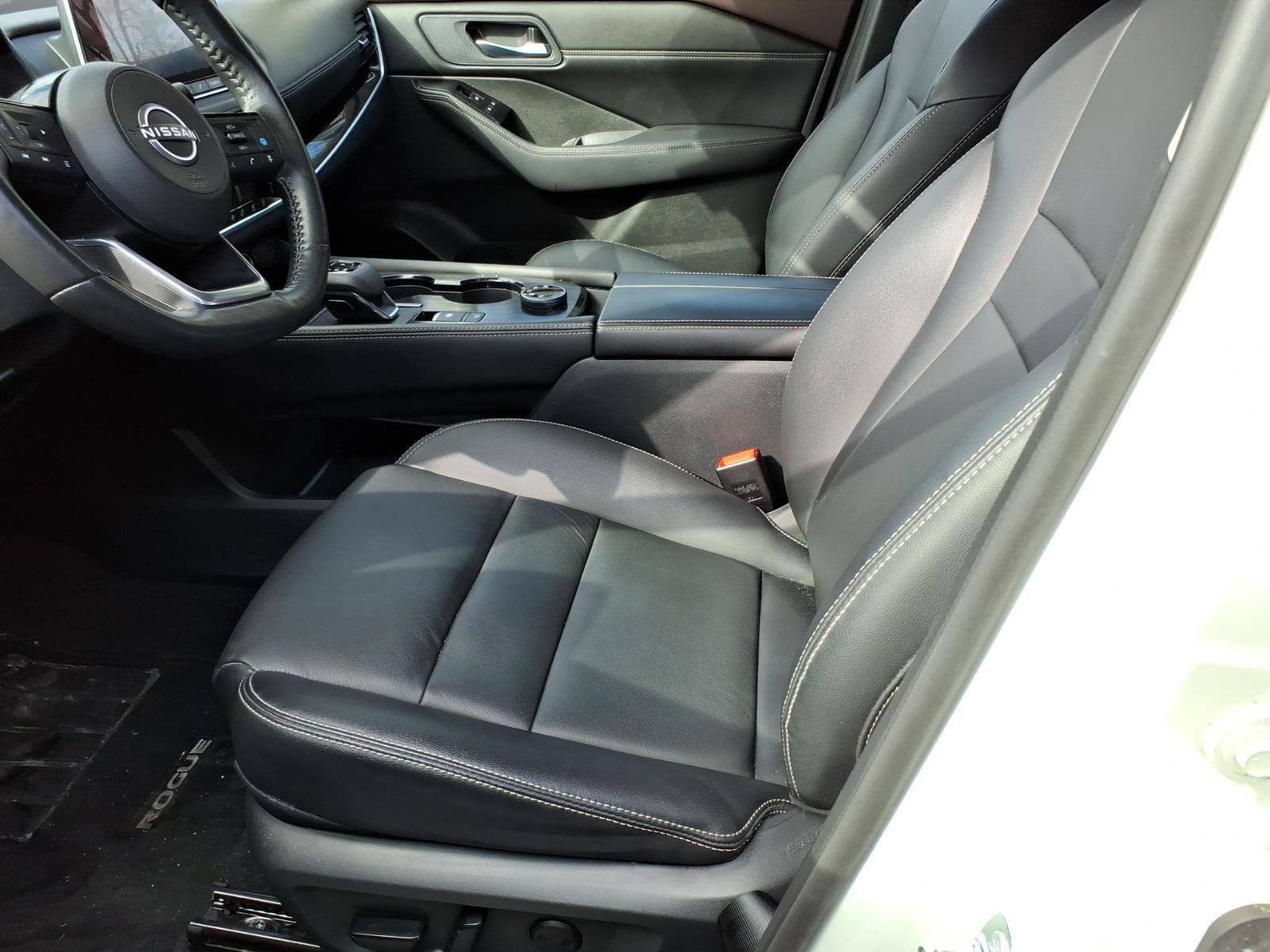 Used 2023 Nissan Rogue SL image 9