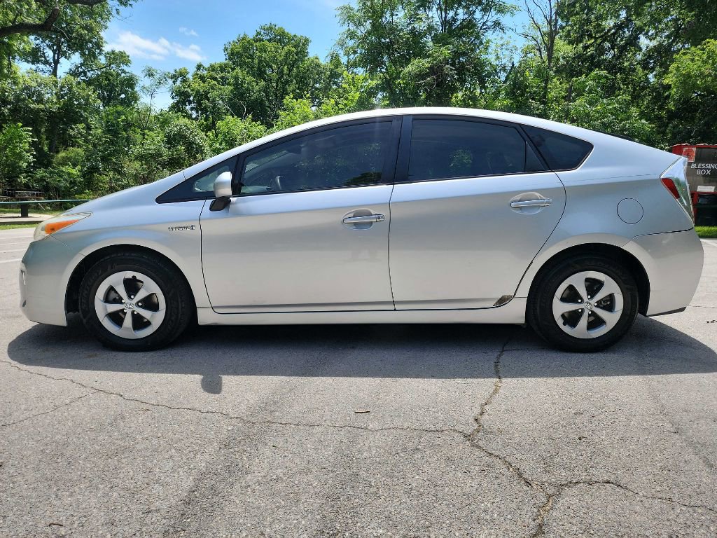 Used 2012 Toyota Prius Three w/ Solar Roof Pkg FWD image 3