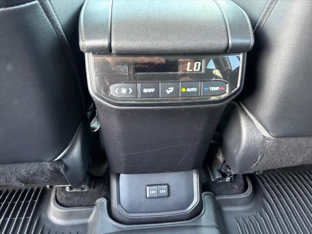 Used 2023 Toyota Highlander XLE FWD image 9