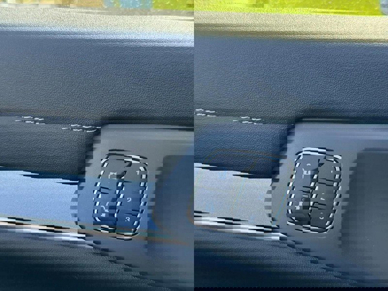 New 2025 Ford Ranger Lariat w/ Chrome Accent Package image 16