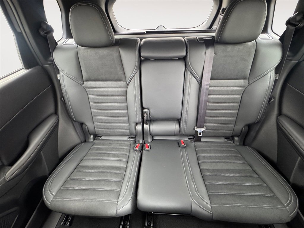 New 2025 Mitsubishi Outlander SE image 13