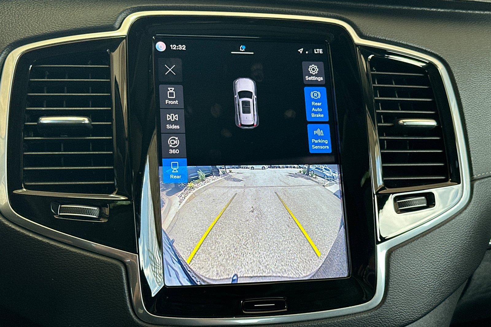 Certified 2023 Volvo XC90 T8 Ultimate w/ Protection Package Premier AWD/4WD image 26