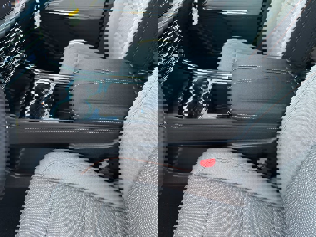 New 2026 Chevrolet Traverse LT image 13