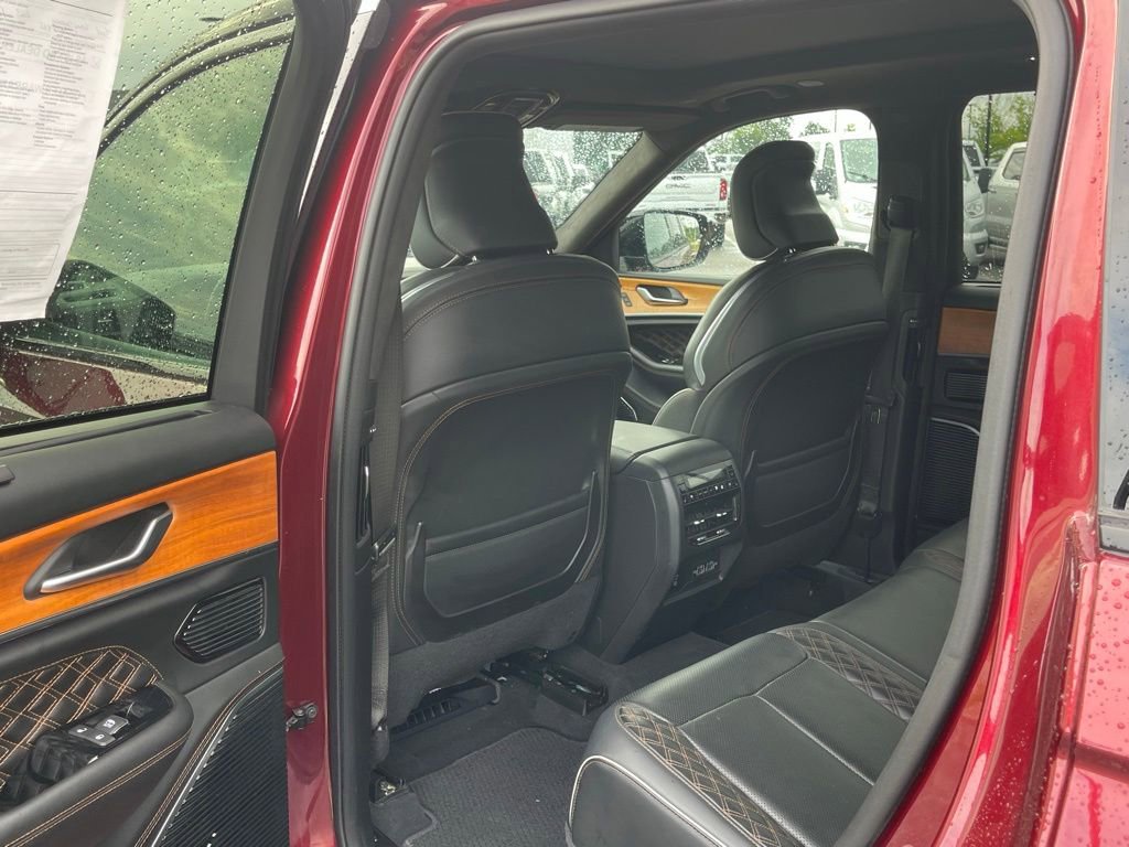 Used 2023 Jeep Grand Cherokee Summit AWD/4WD image 42