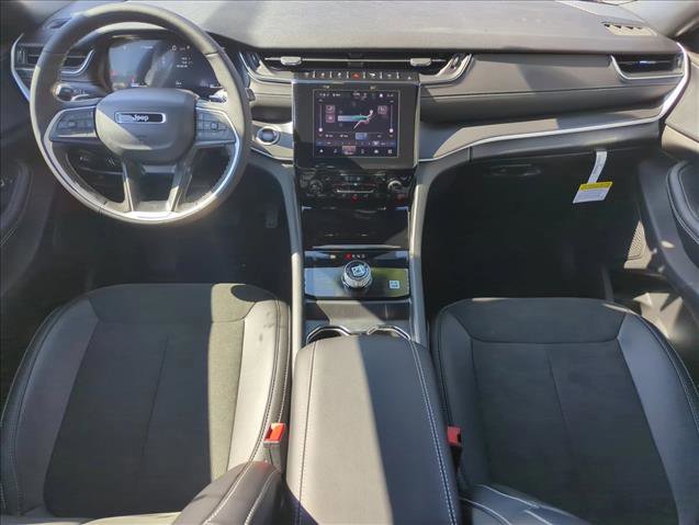 New 2025 Jeep Grand Cherokee Altitude image 15