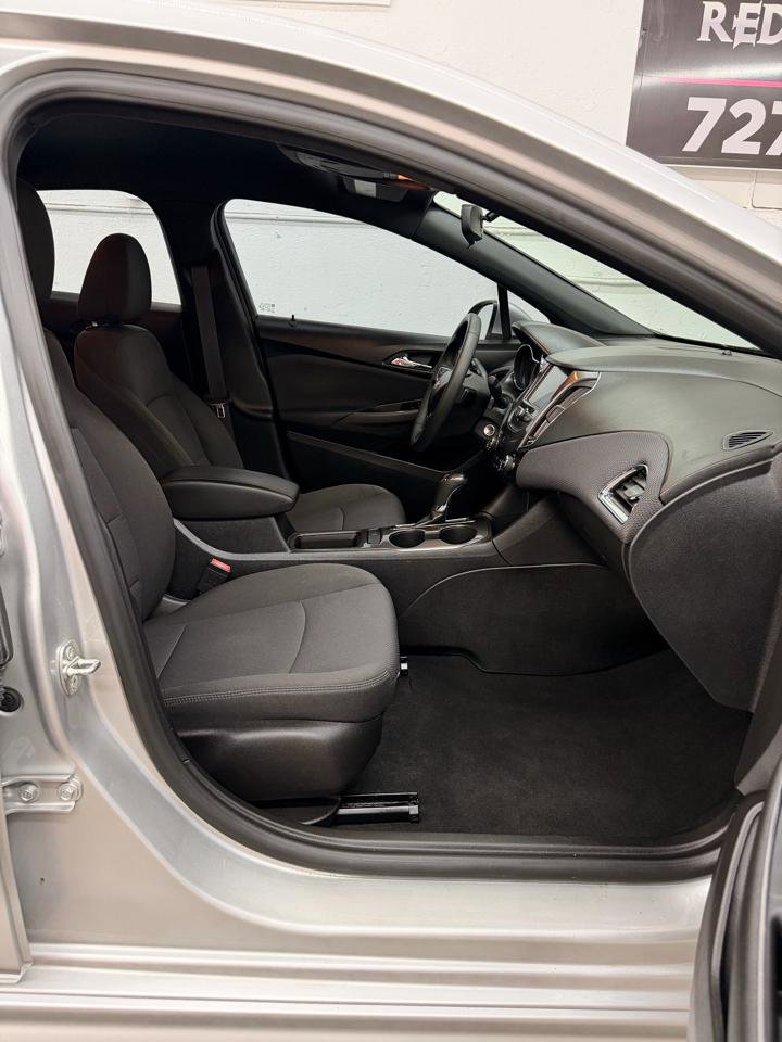 Used 2017 Chevrolet Cruze LT w/ RS Package image 33