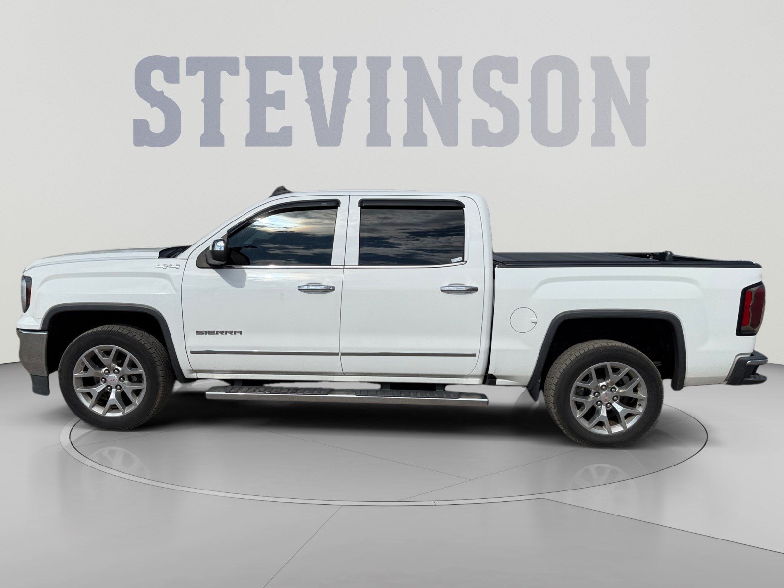 Used 2018 GMC Sierra 1500 SLT w/ SLT Premium Package AWD/4WD image 2