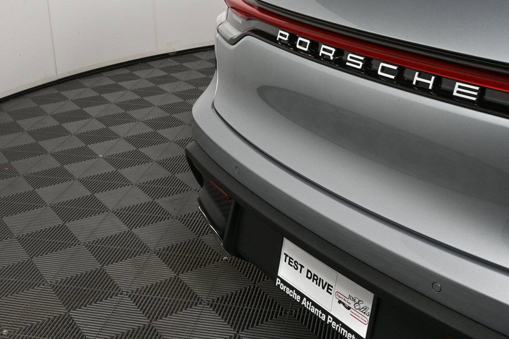 Certified 2026 Porsche Macan AWD/4WD image 36